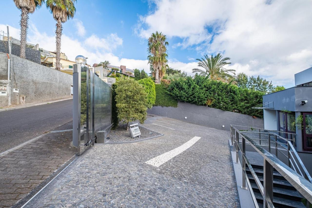 Ample Villa With Pool And Gorgeous Ocean View Funchal  Exterior photo